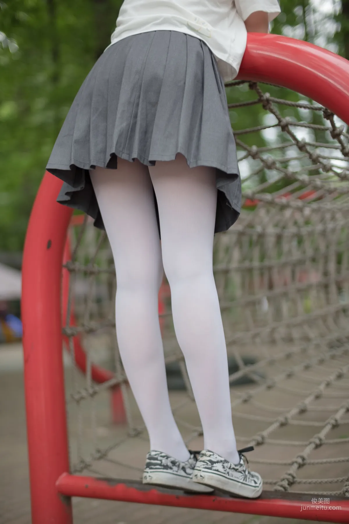 《白絲妹妹遊園》 [森蘿财團] R15-014 寫真集 34