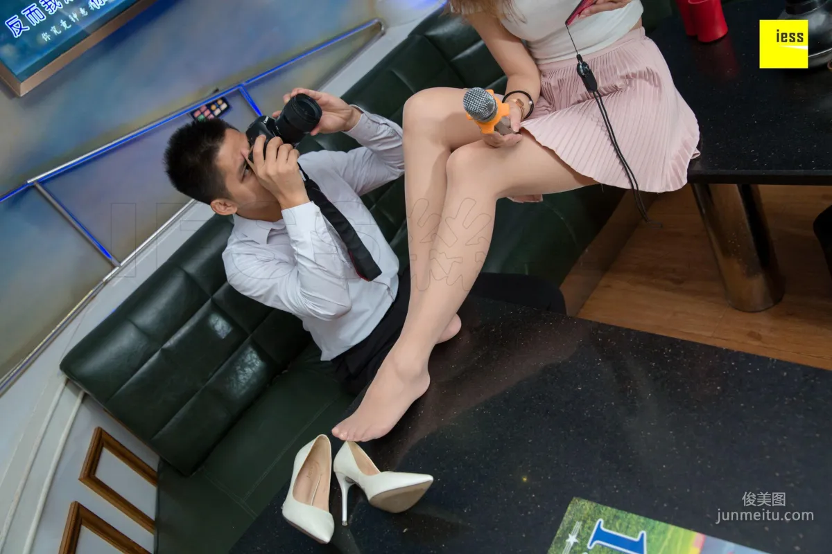 Qiuqiu, Photographer Invites Me to KTV [IESS] Devil Wednesday Special Issue 31 Photo Set photo 21