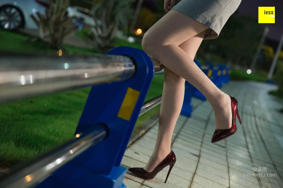Uniform Yun Yun Under the Streetlight [IESS] Devil Wednesday Special Issue 29 Photo Set photo 50