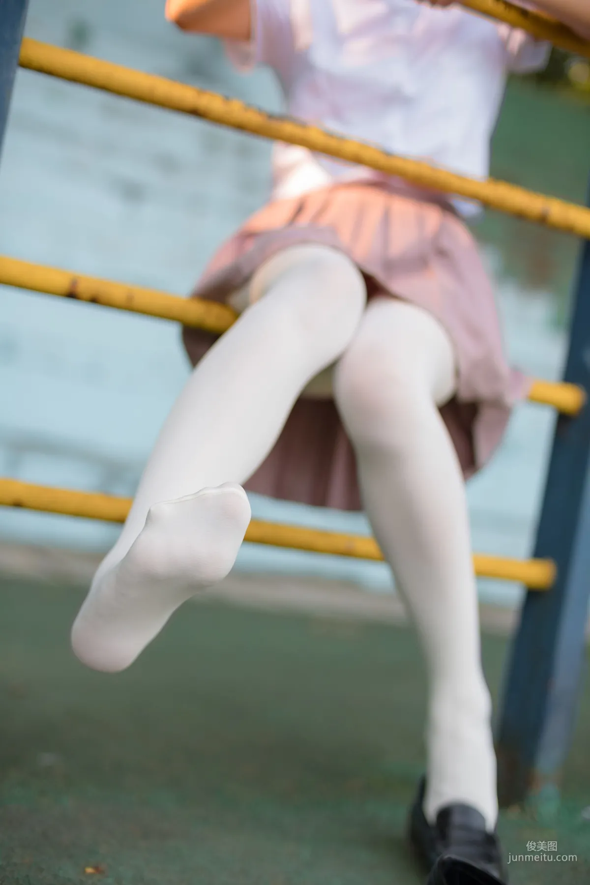 《操场上的白丝》 [森萝财团] R15-030 写真集48