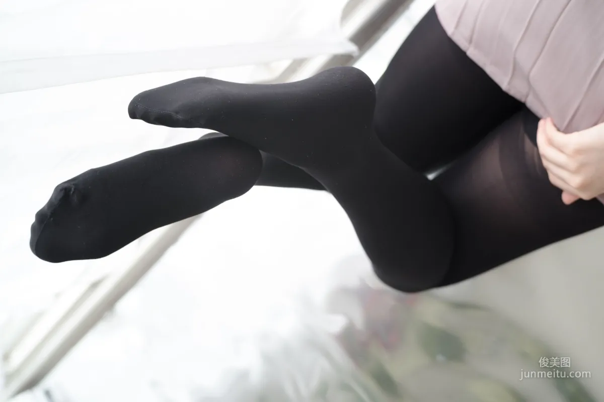 《慢慢脫下你的黑絲》 [森蘿财團] R15-029 寫真集 41