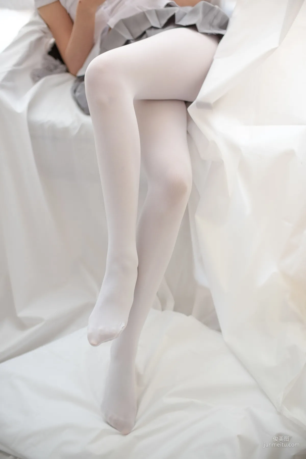 《白絲學妹休憩空間》 [森蘿财團] R15-045 寫真集 80
