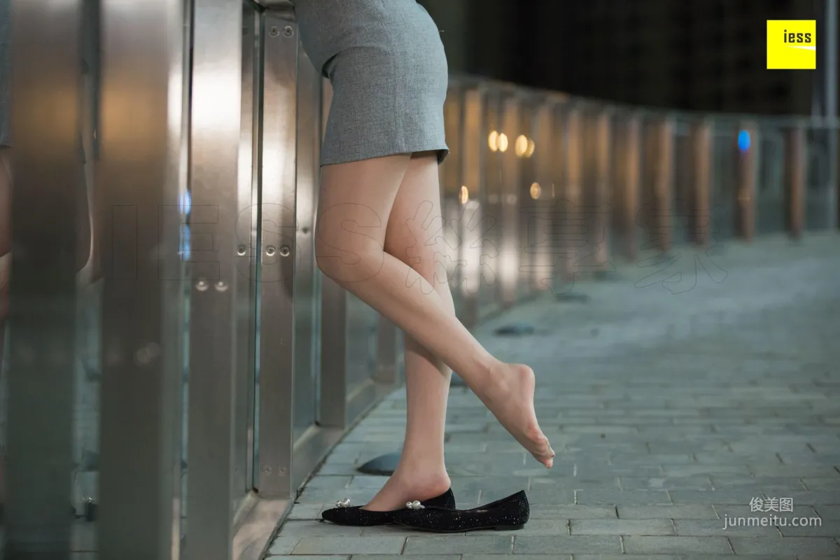 Uniform Yun Yun Under the Streetlight [IESS] Devil Wednesday Special Issue 29 Photo Set photo 69