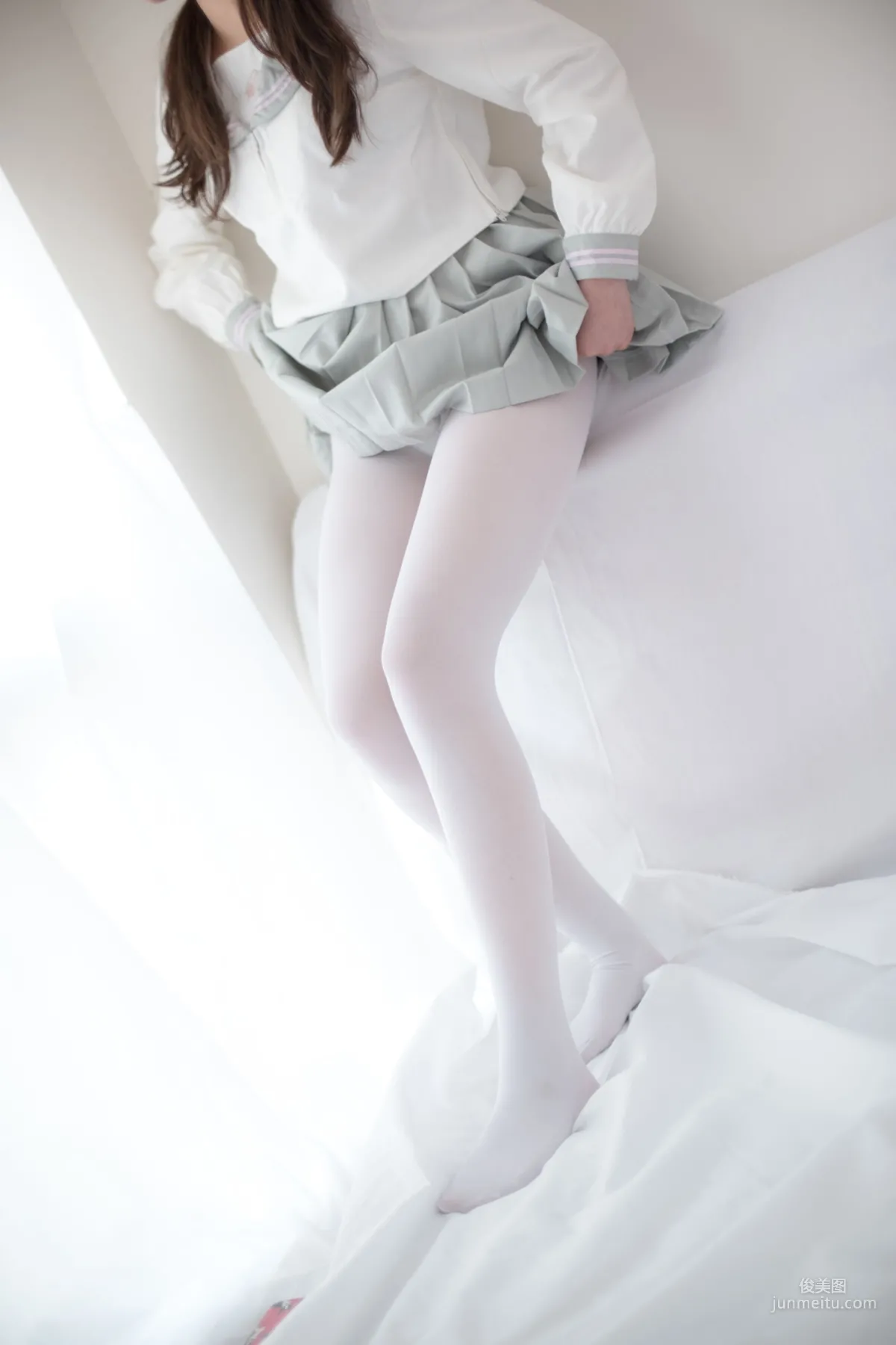 《薄丝美足》 [森萝财团] R15-046 写真集83