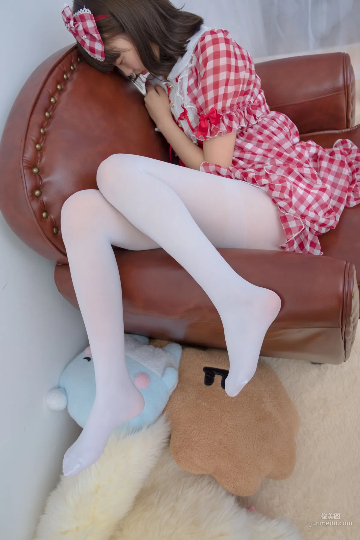 《红色格子裙白丝MM》 [森萝财团] R15-011 写真集64