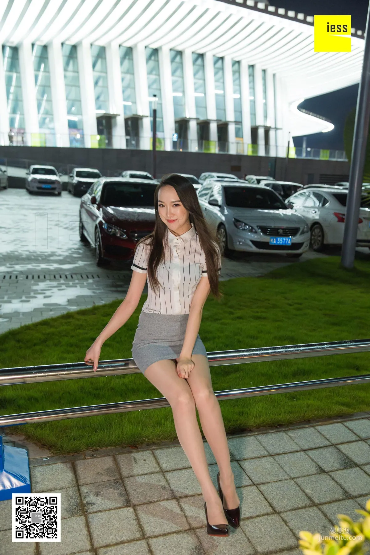 Uniform Yun Yun Under the Streetlight [IESS] Devil Wednesday Special Issue 29 Photo Set photo 15
