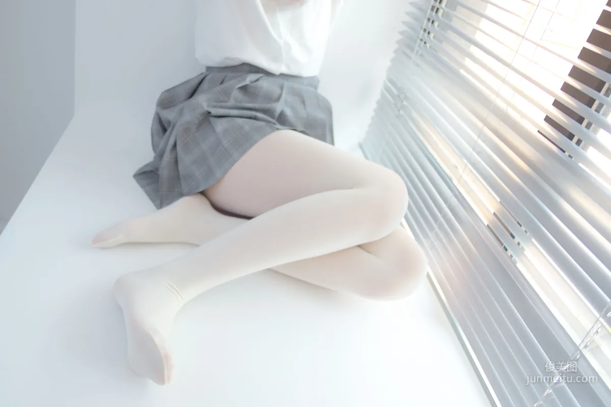 《吹彈可破》 [森蘿财團] R15-028 寫真集 64