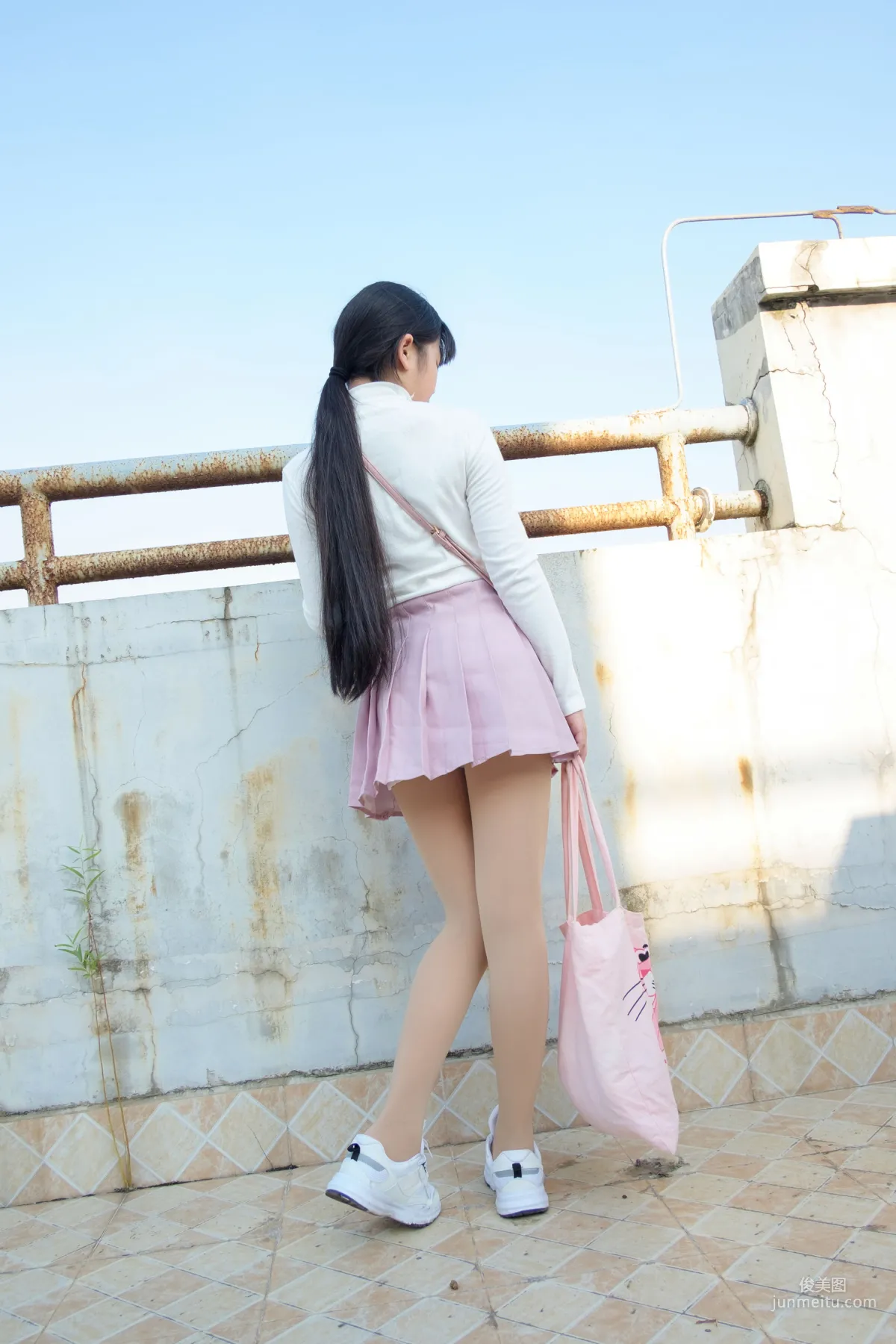《肉丝大胸妹》 [森萝财团] R15-038 写真集88