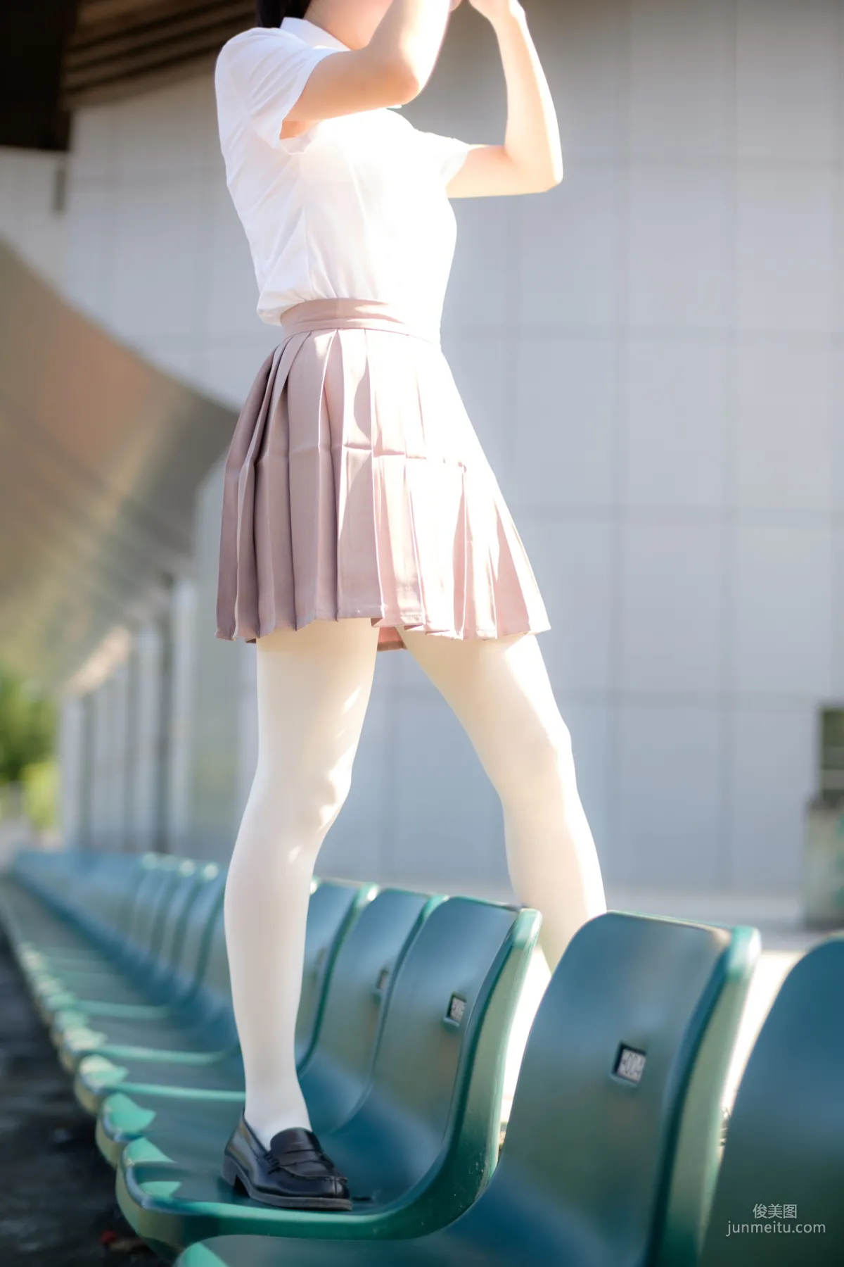 《操场上的白丝》 [森萝财团] R15-030 写真集19