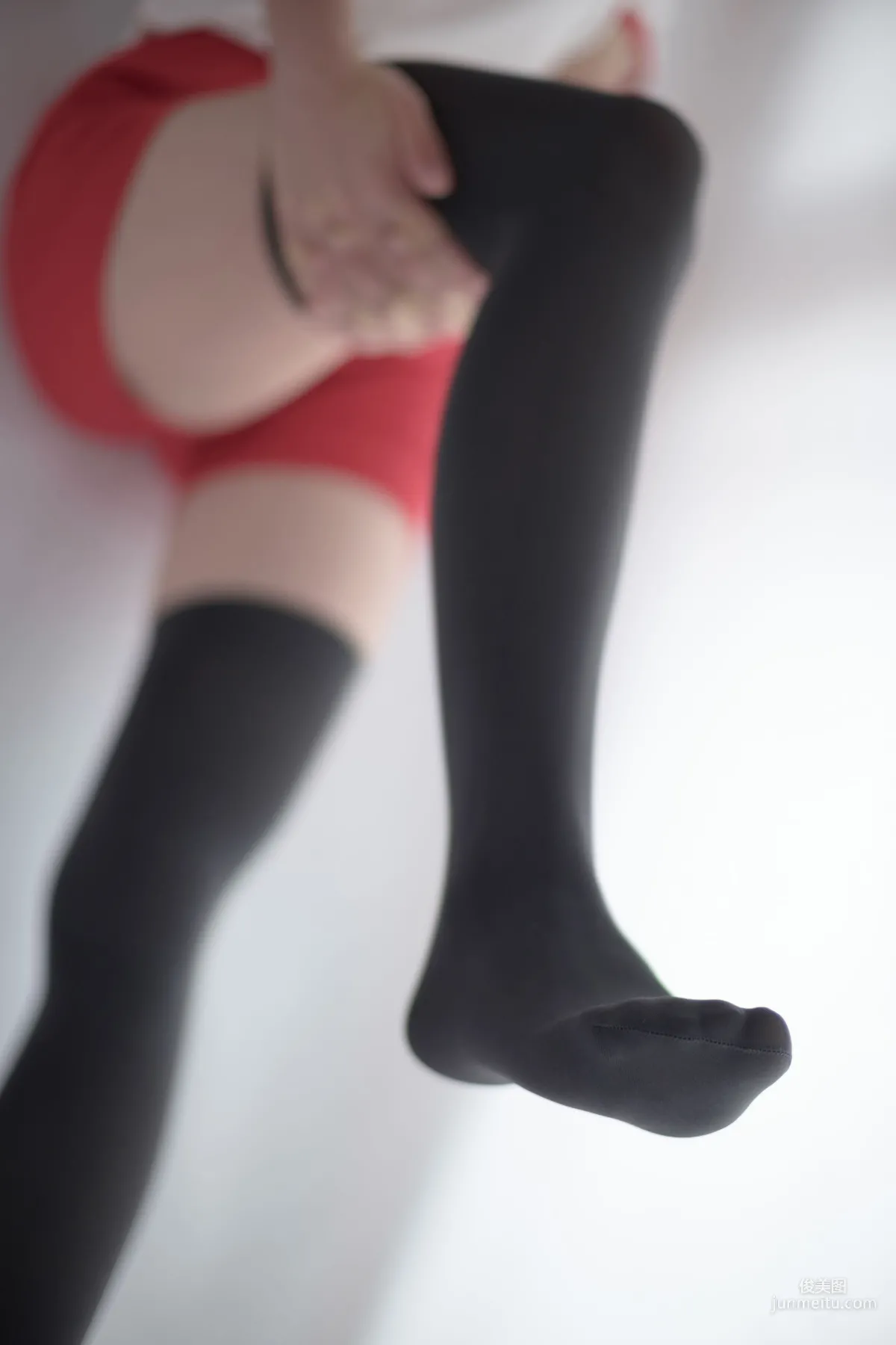 《白 - 红 - 黑》 [森萝财团] R15-024 写真集9