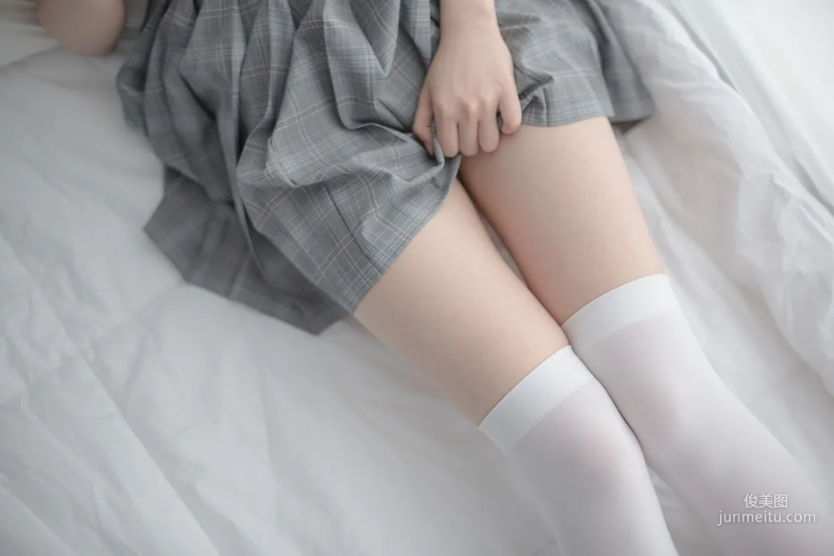 《床上JK白丝》 [森萝财团] R15-009 写真集3