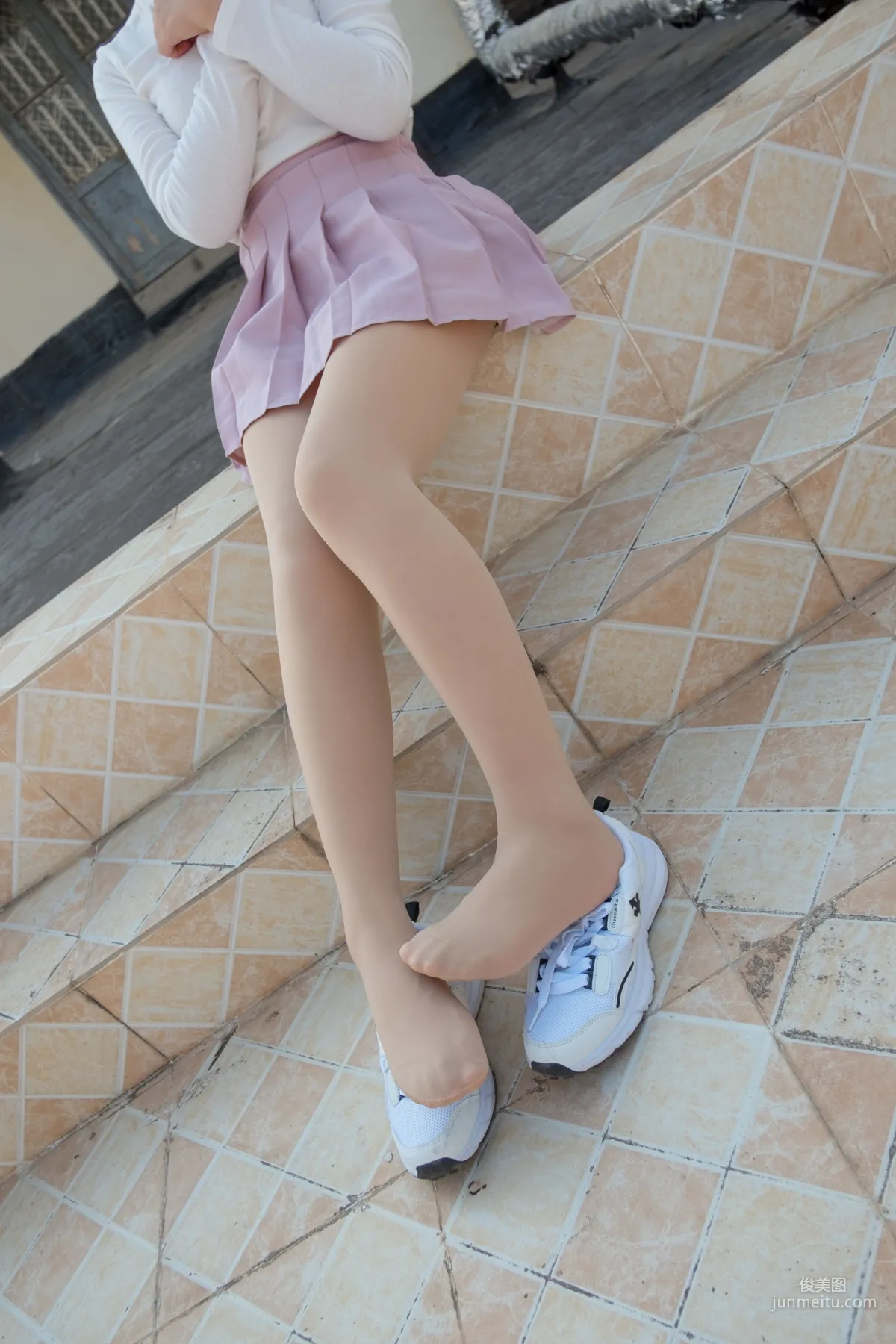《肉丝大胸妹》 [森萝财团] R15-038 写真集5