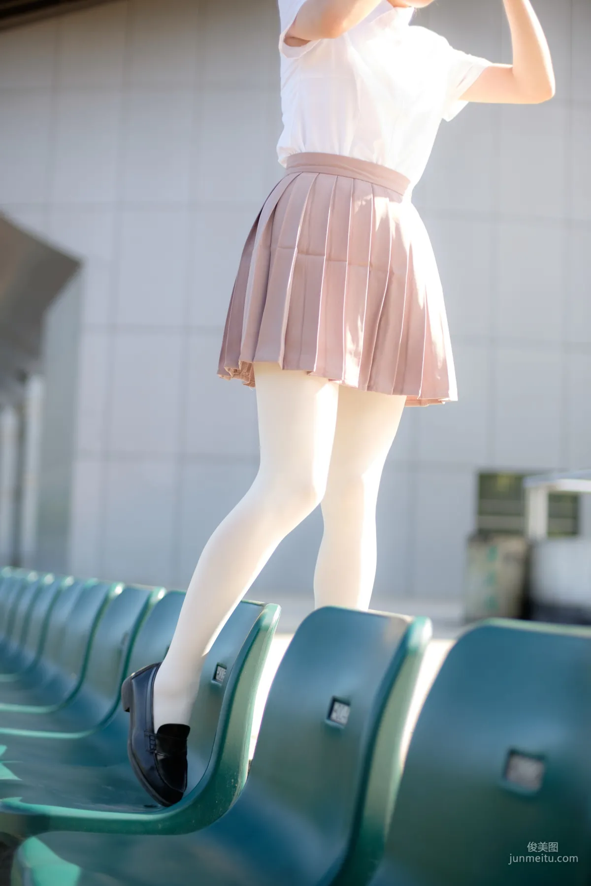 《操场上的白丝》 [森萝财团] R15-030 写真集20