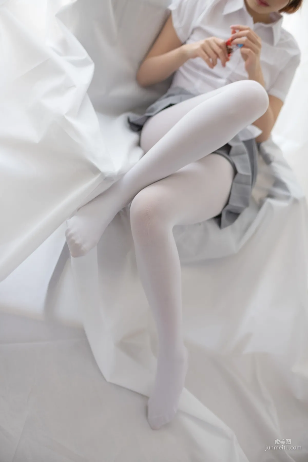 《白絲學妹休憩空間》 [森蘿财團] R15-045 寫真集 6