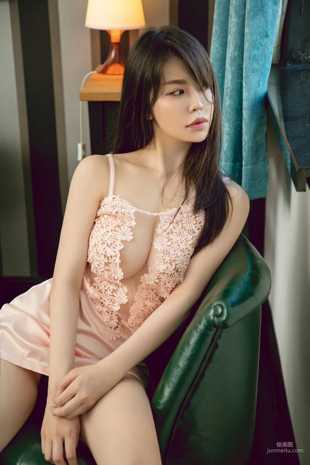 涉谷由里《丰厚的福利》 [尤果网Ugirls] U399 写真集51