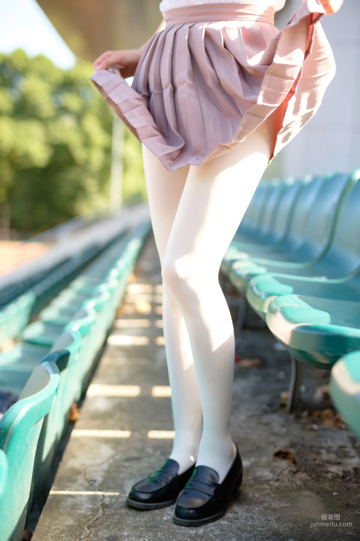 《操场上的白丝》 [森萝财团] R15-030 写真集12