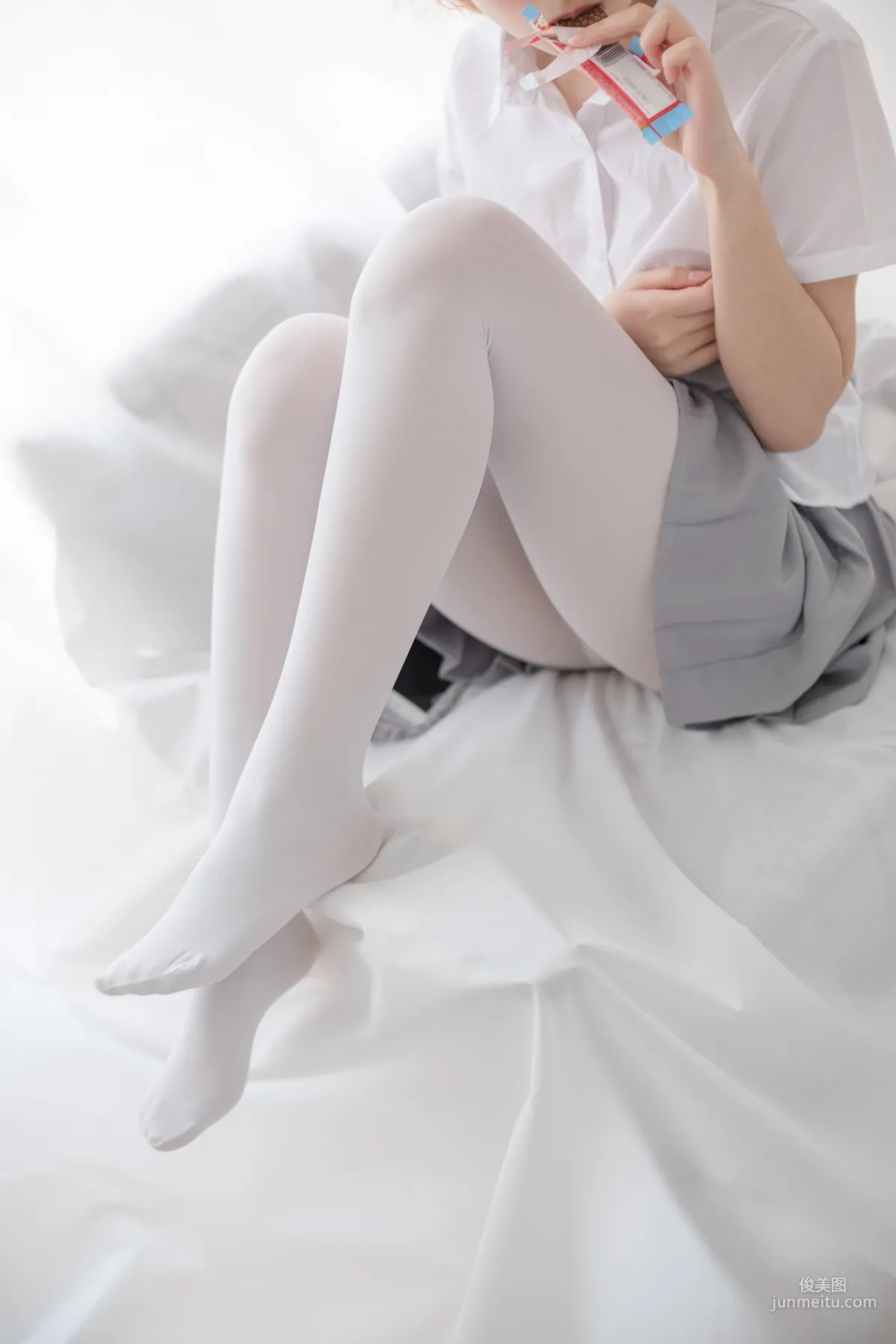 《白丝学妹休憩空间》 [森萝财团] R15-045 写真集1
