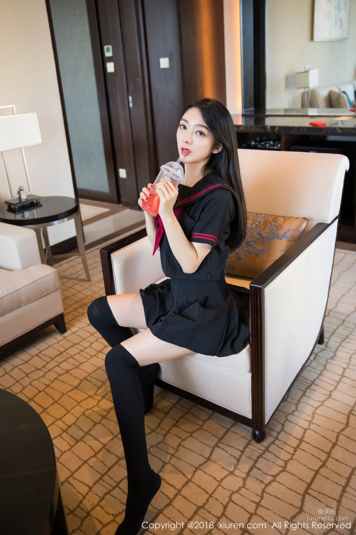 Angela Xiao Reba, Car Shoot Stockings Beautiful Legs [XiuRen] No.1156 Photo Set photo 2