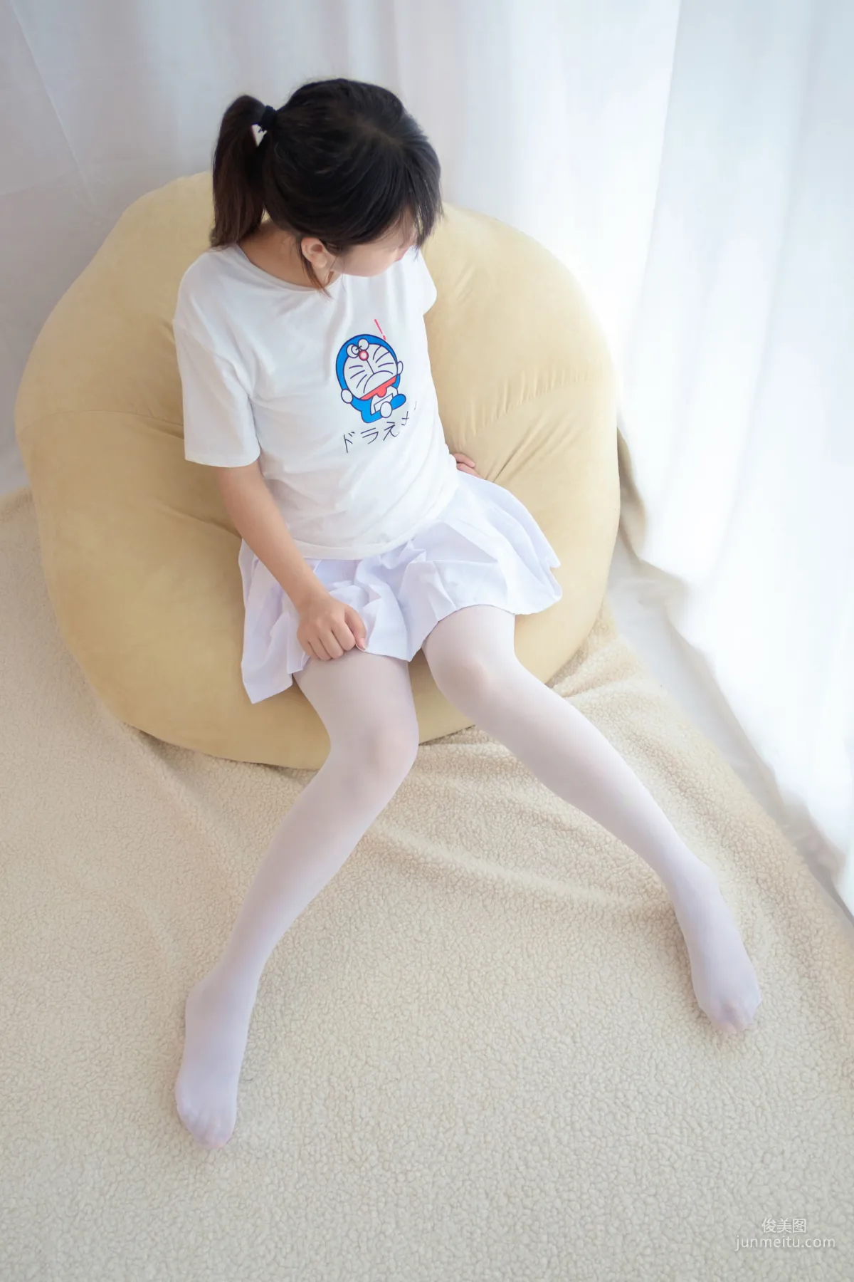 《水嫩嫩的白絲美足》 [森蘿财團] R15-006 寫真集 6