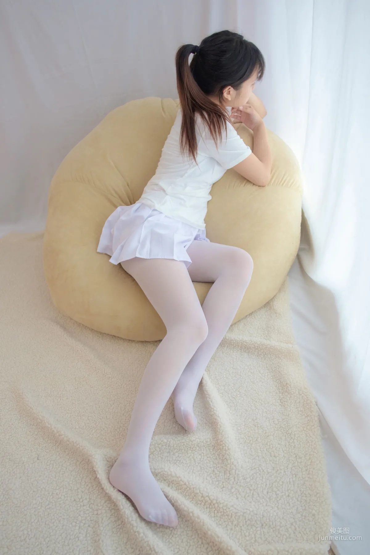 《水嫩嫩的白丝美足》 [森萝财团] R15-006 写真集8