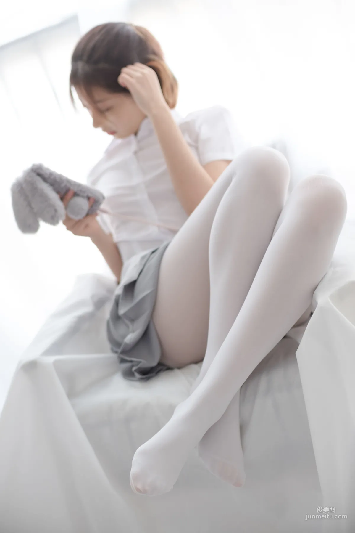 《白絲學妹休憩空間》 [森蘿财團] R15-045 寫真集 34