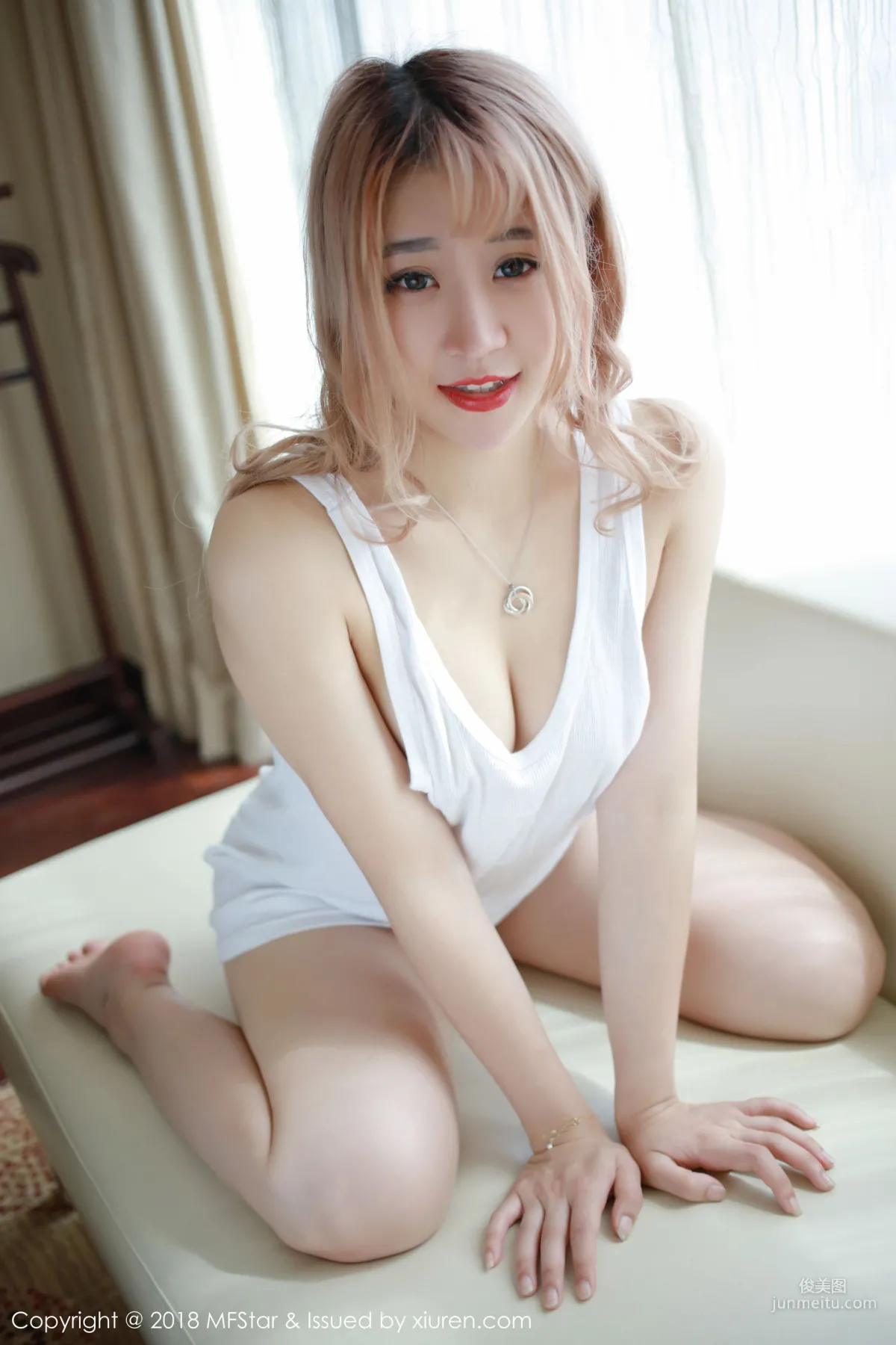 Jingjing tobey Skin Like Fine Jade Golden-Haired Beauty [MFStar] Vol.150 Photo Set photo 4
