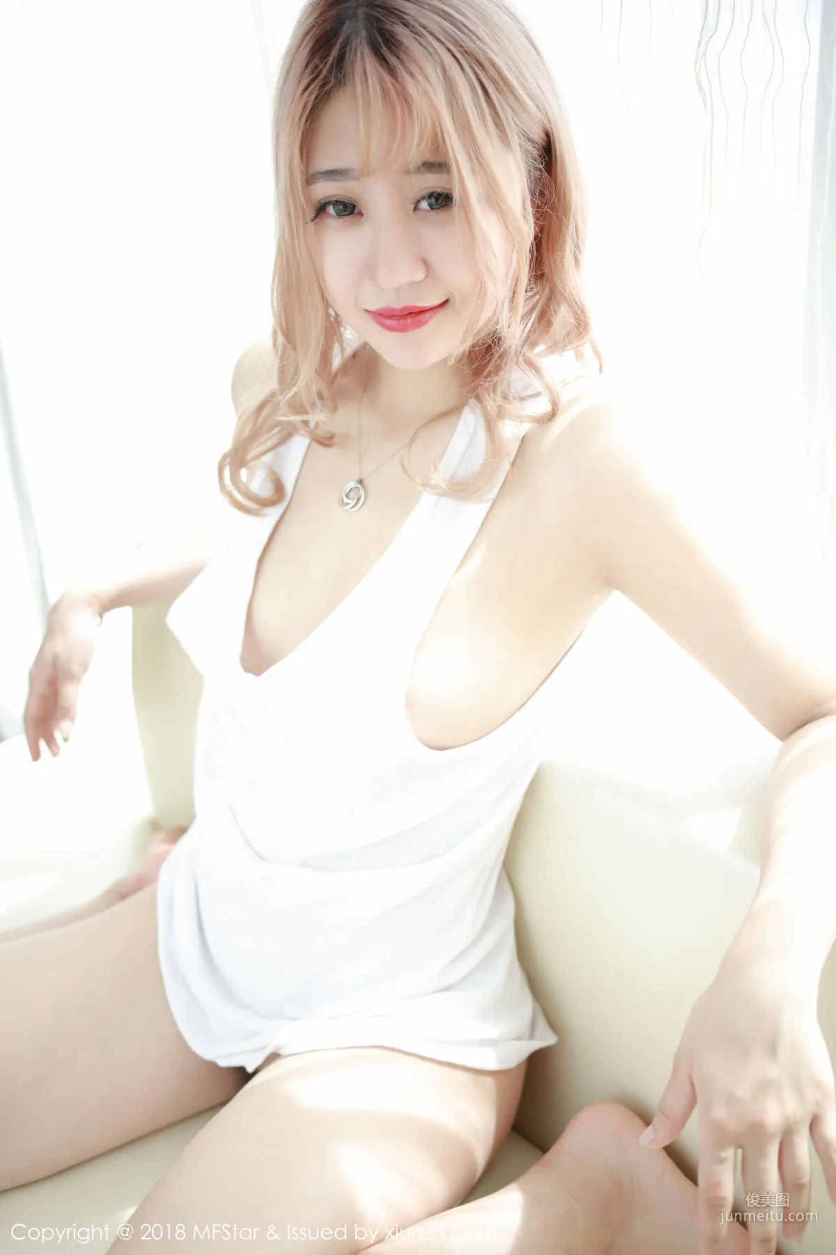Jingjing tobey Skin Like Fine Jade Golden-Haired Beauty [MFStar] Vol.150 Photo Set photo 11