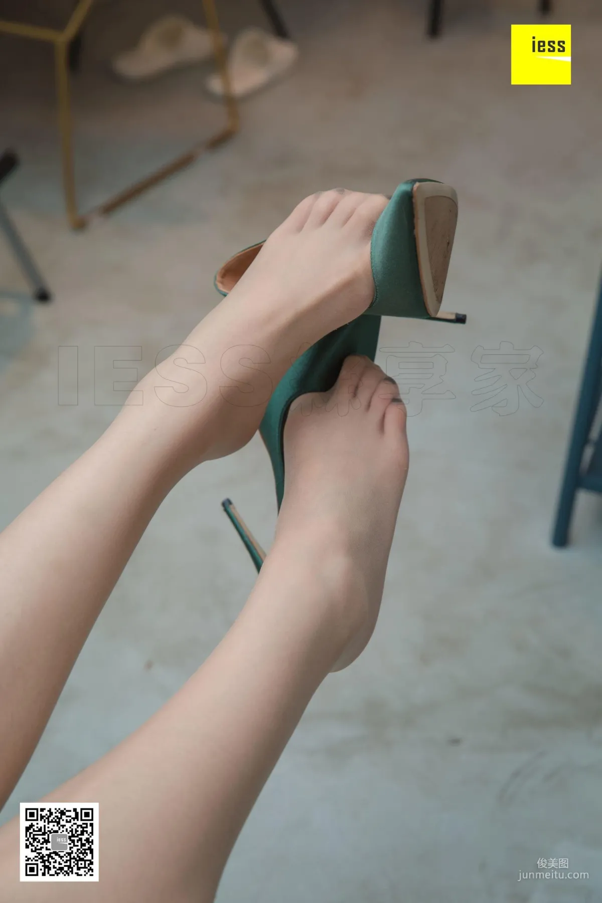 Model Yun Zhi "Yun Zhi Uniform Flesh-Colored Stockings Nails" [IESS] Photo Set photo 48