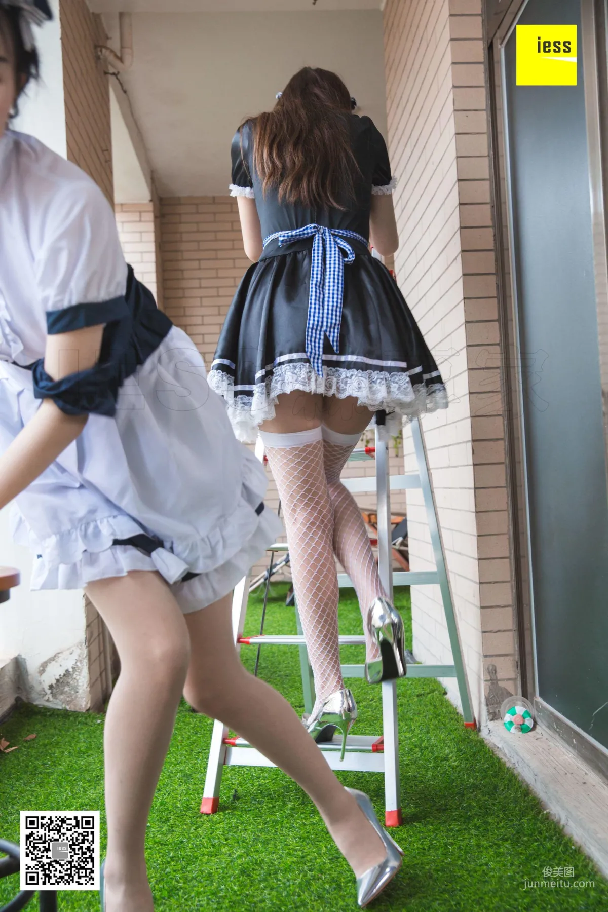 Models Jiumei Mengmeng, Twin Maids [IESS] Photo Set photo 5