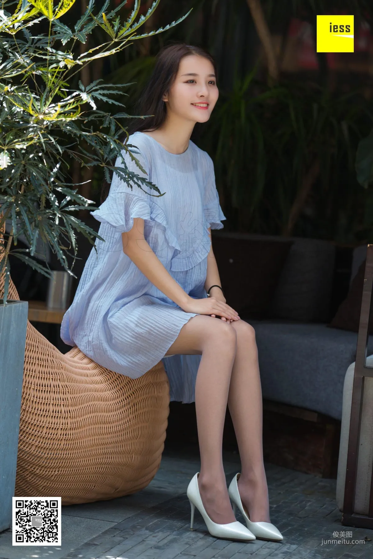 模特婉萍 《婉萍素雅风灰丝》[异思趣向IESS] 写真集72