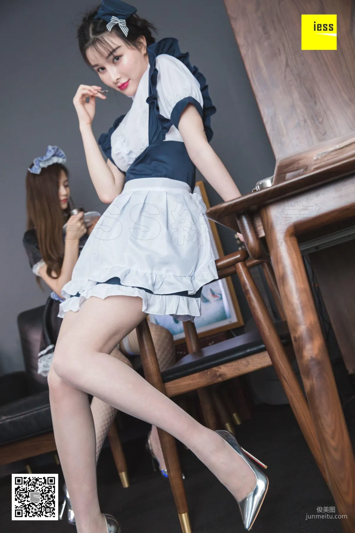 模特九妹&梦梦 《双生女仆》[异思趣向IESS] 写真集50