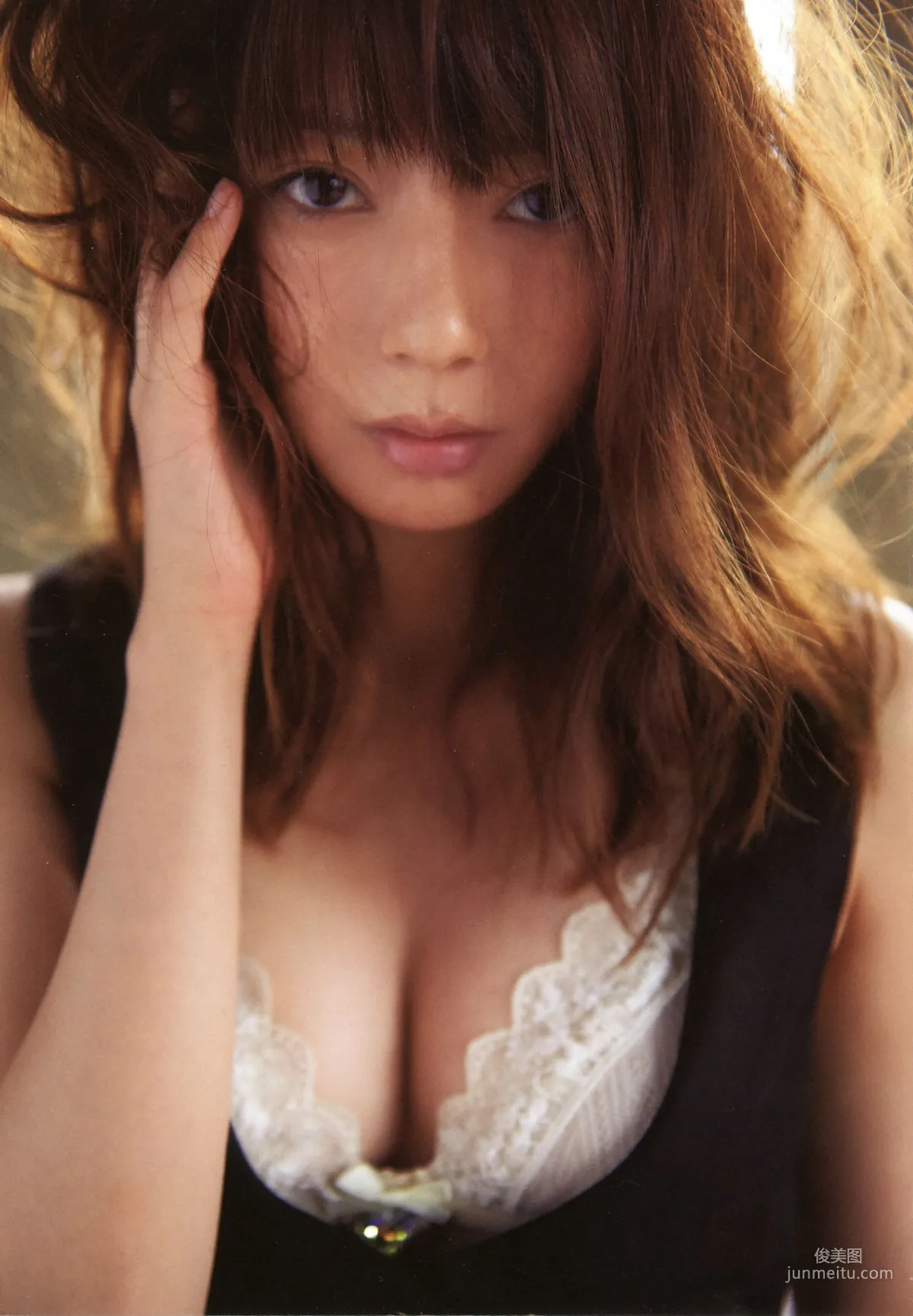 芳賀優里亜 Yuria Haga 「赤×ピンク」写真集 2