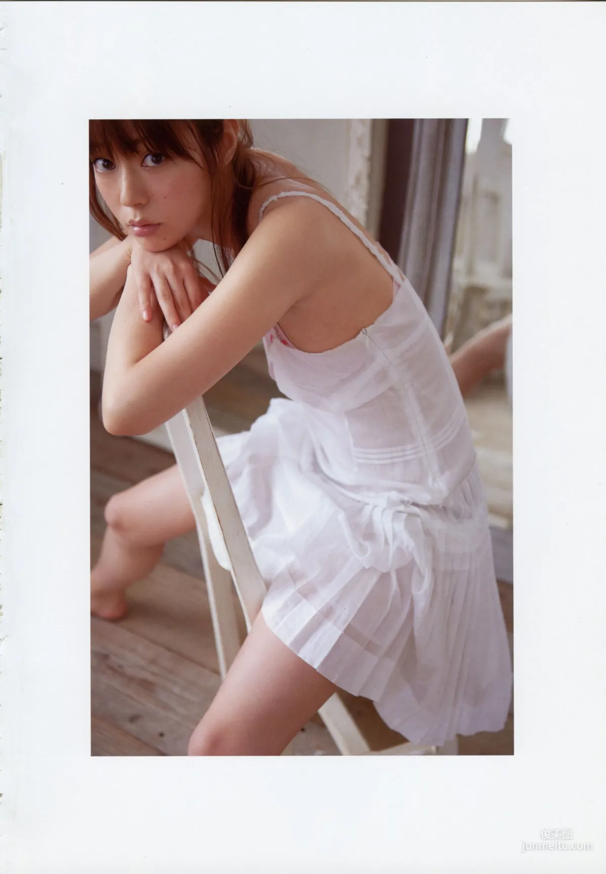 芳賀優里亜 Yuria Haga 「赤×ピンク」写真集 9