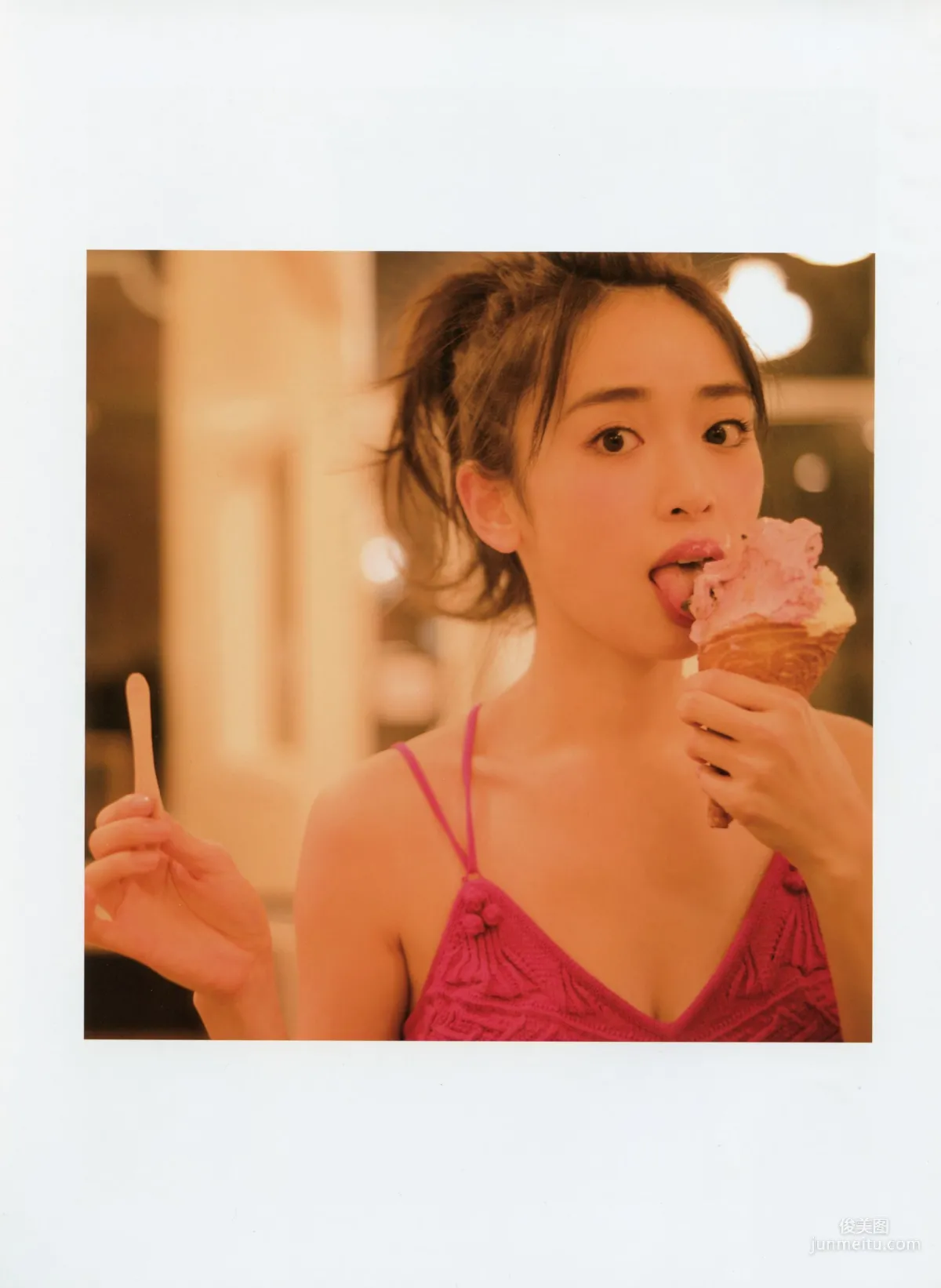 泉裡香 1st Photobook「Rika!」寫真集 63