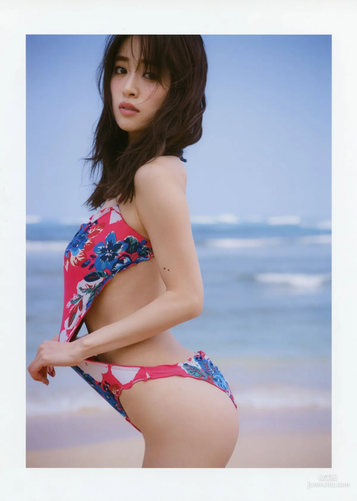 泉裡香 1st Photobook「Rika!」寫真集 36
