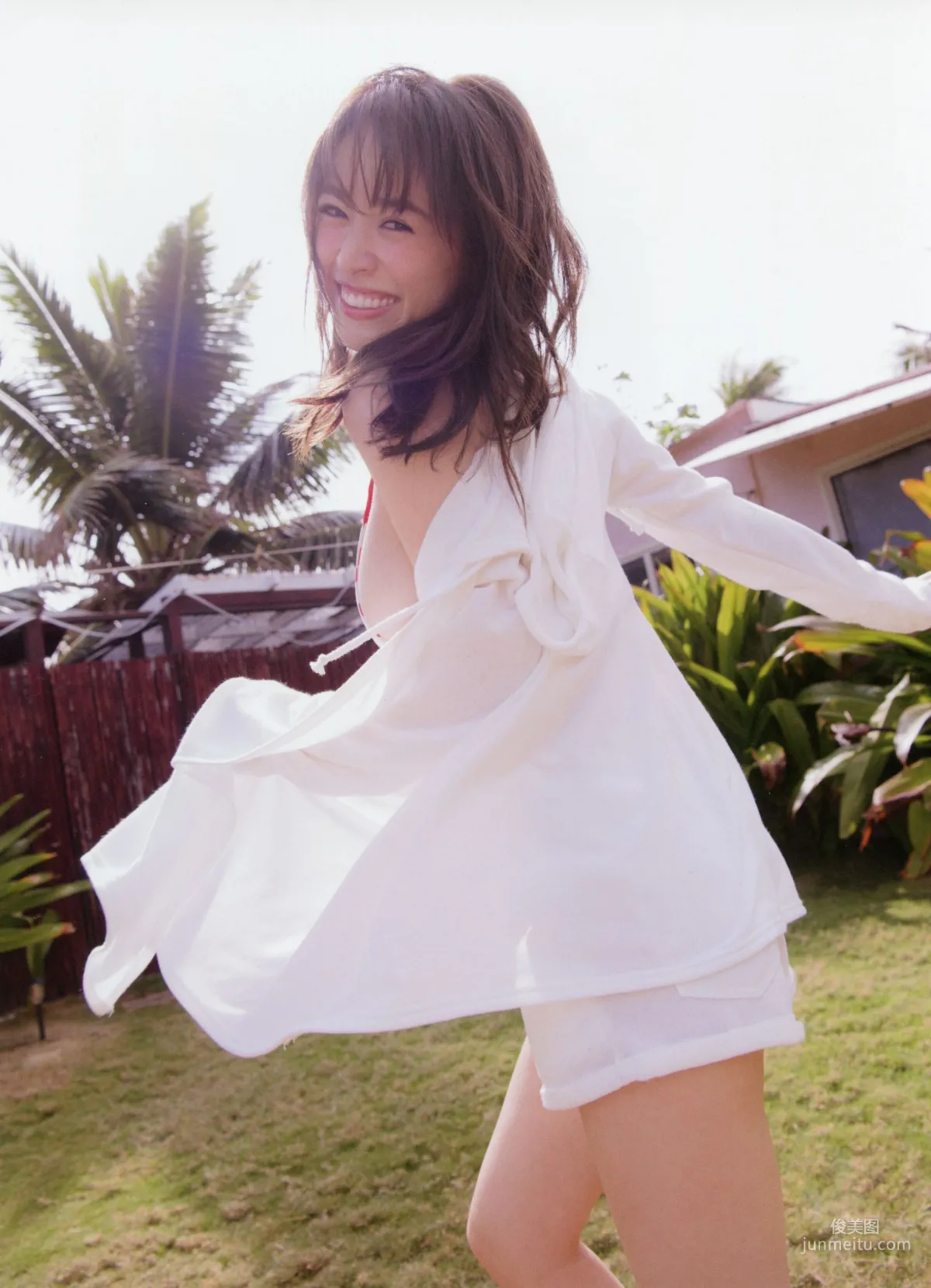 泉裡香 1st Photobook「Rika!」寫真集 26