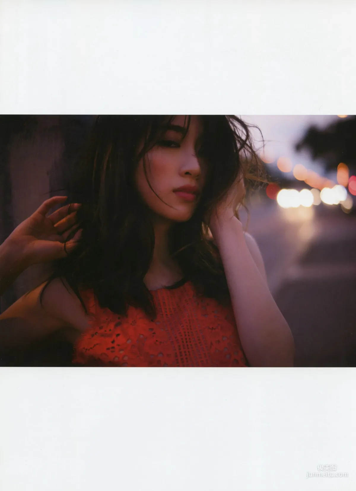 泉裡香 1st Photobook「Rika!」寫真集 126