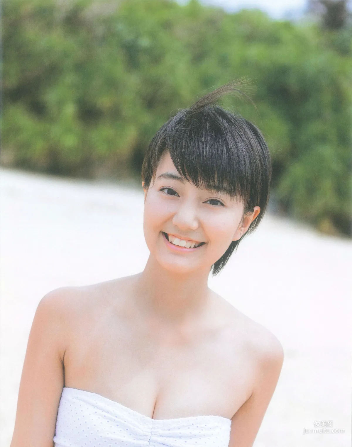 新井愛瞳『セブンティーンズ・ブルー』1st写真集17