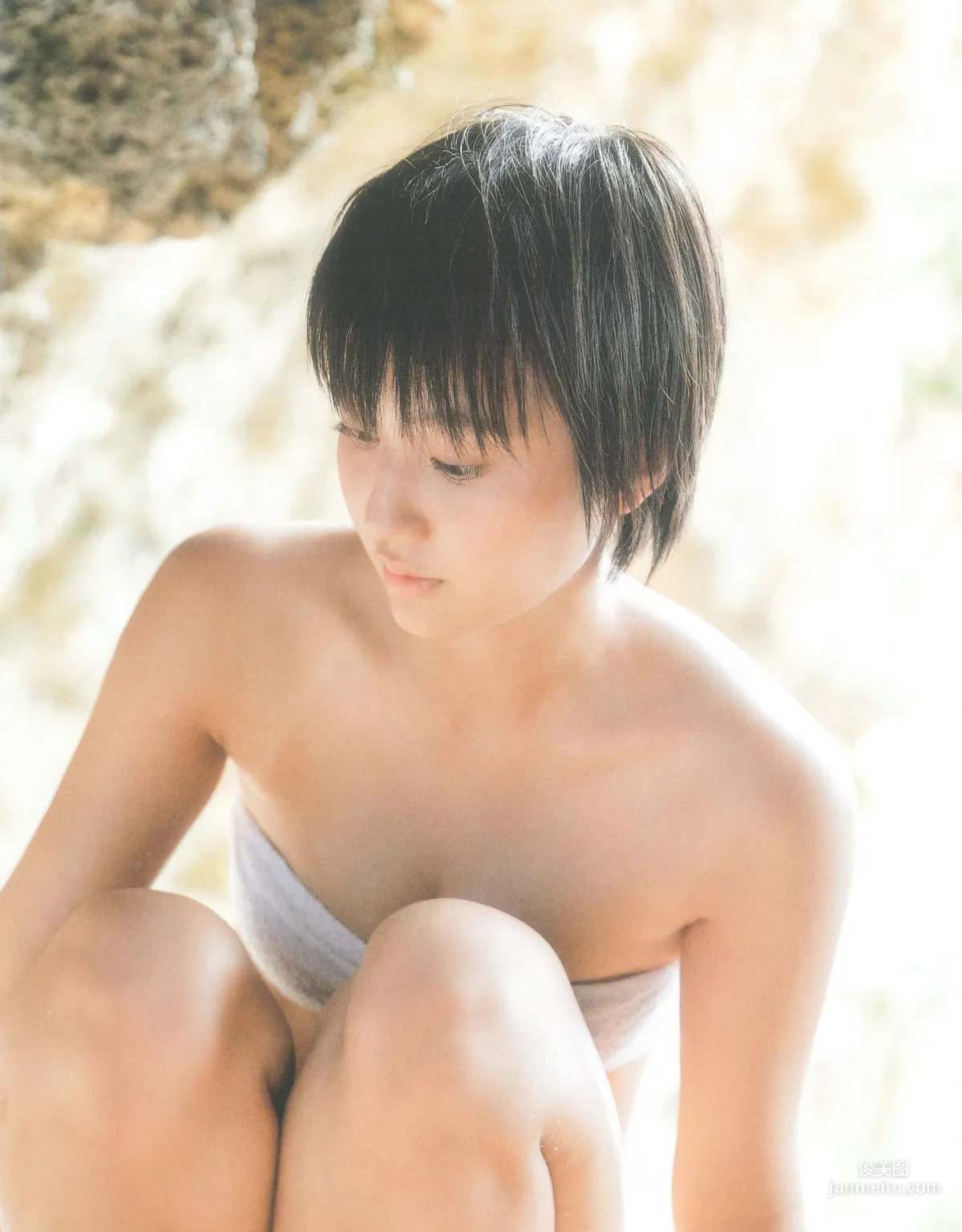 新井愛瞳『セブンティーンズ・ブルー』1st写真集37