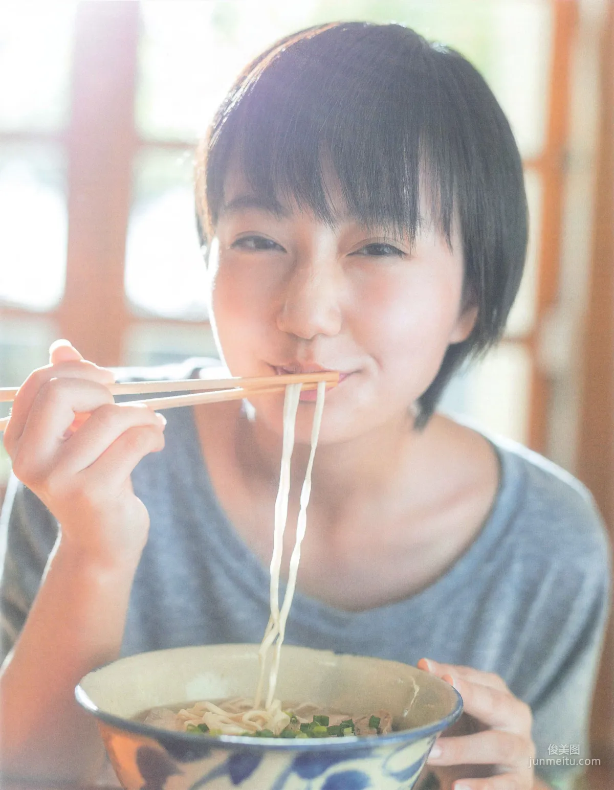 新井愛瞳『セブンティーンズ・ブルー』1st写真集34