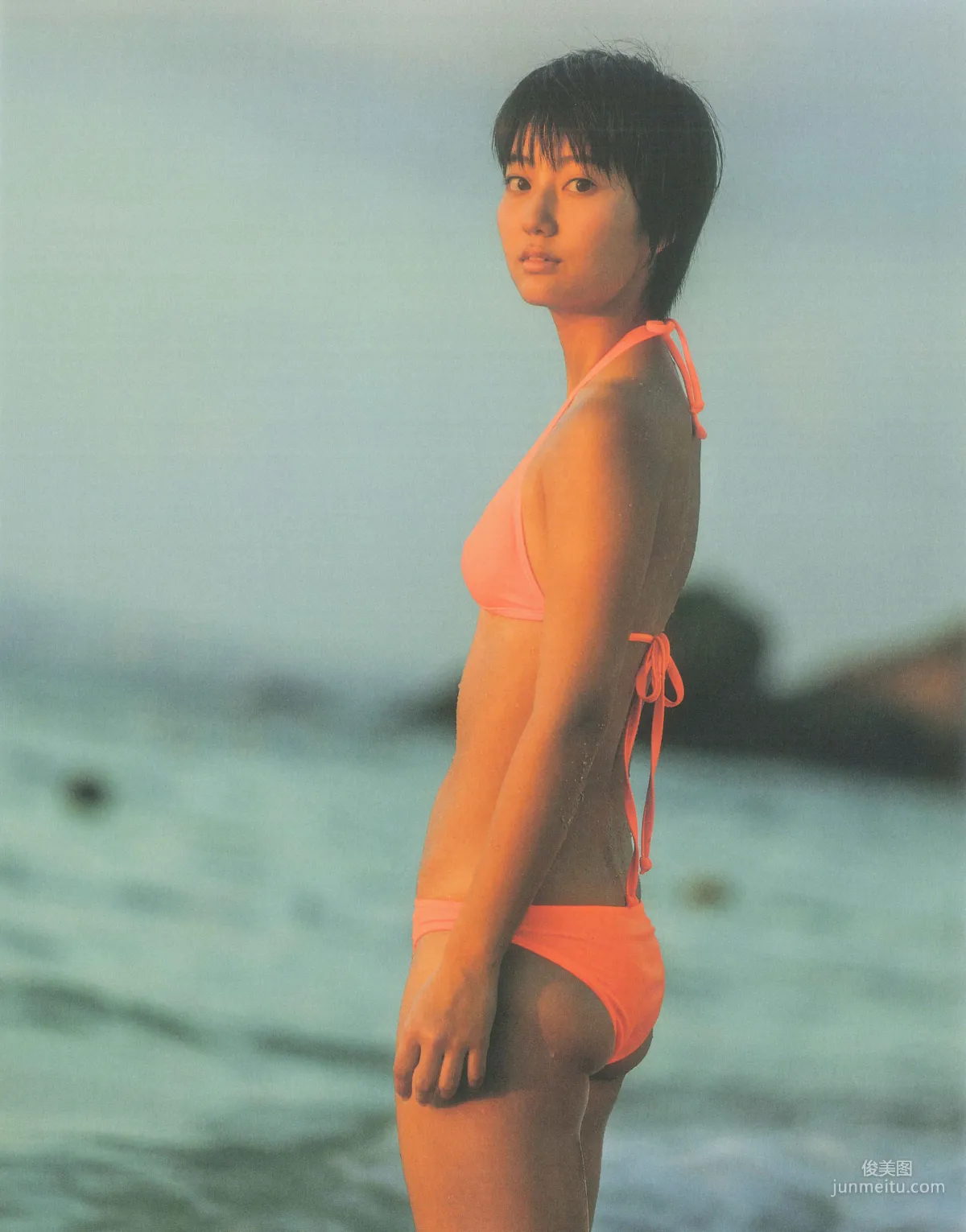 新井愛瞳『セブンティーンズ・ブルー』1st写真集151