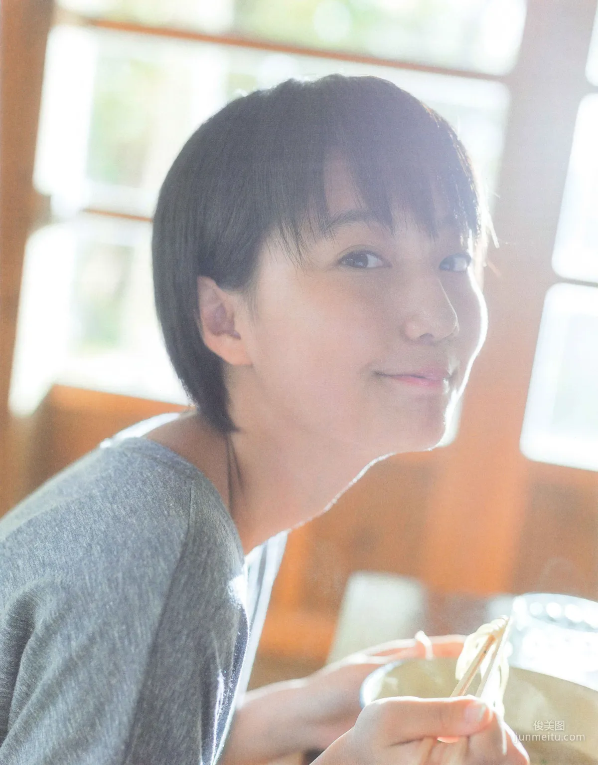 新井愛瞳『セブンティーンズ・ブルー』1st写真集35