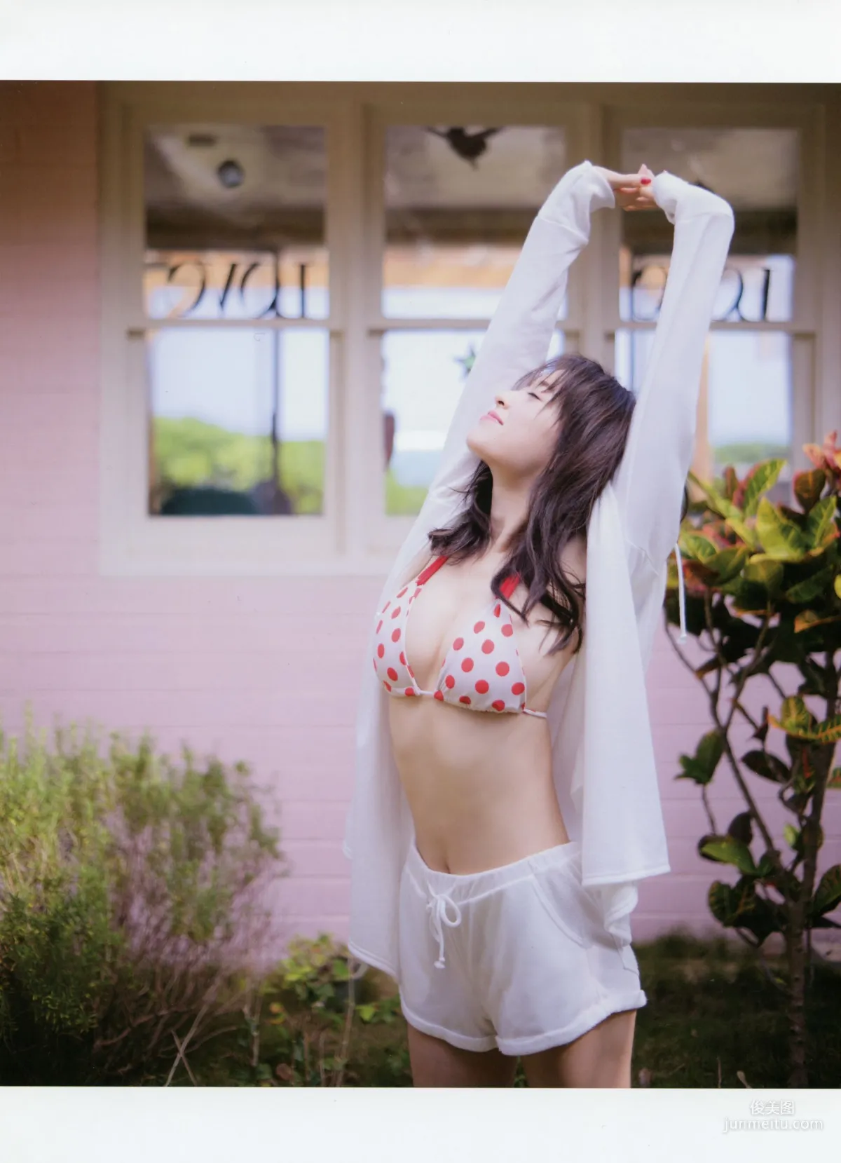 泉裡香 1st Photobook「Rika!」寫真集 24
