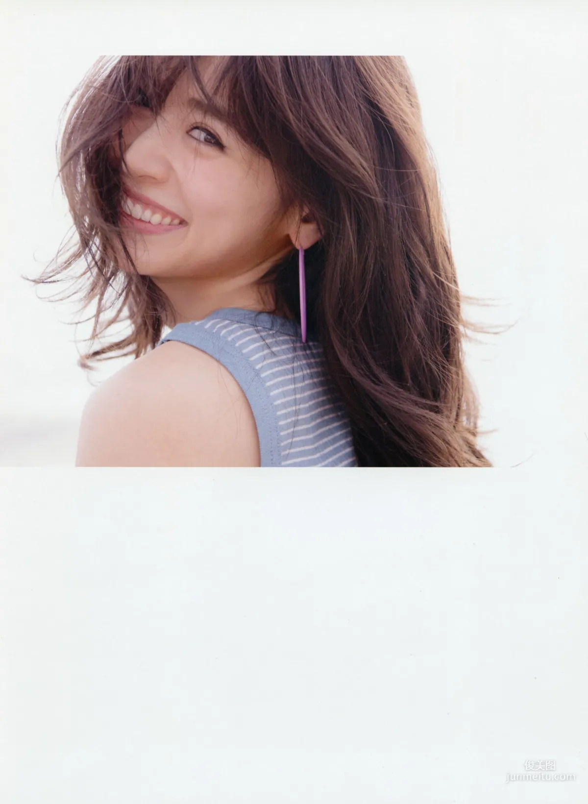 泉裡香 1st Photobook「Rika!」寫真集 15