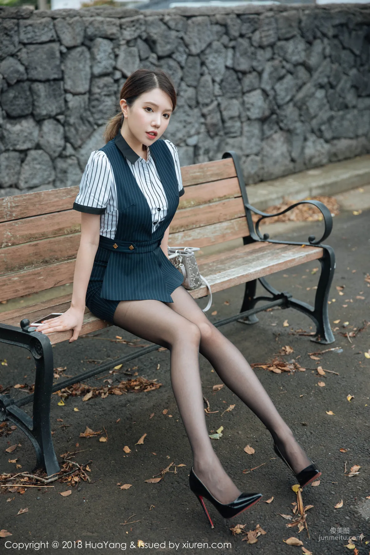 Huang Leran Black Stockings Temptation Splendid Presentation [HuaYang] Vol.087 Photo Set photo 40
