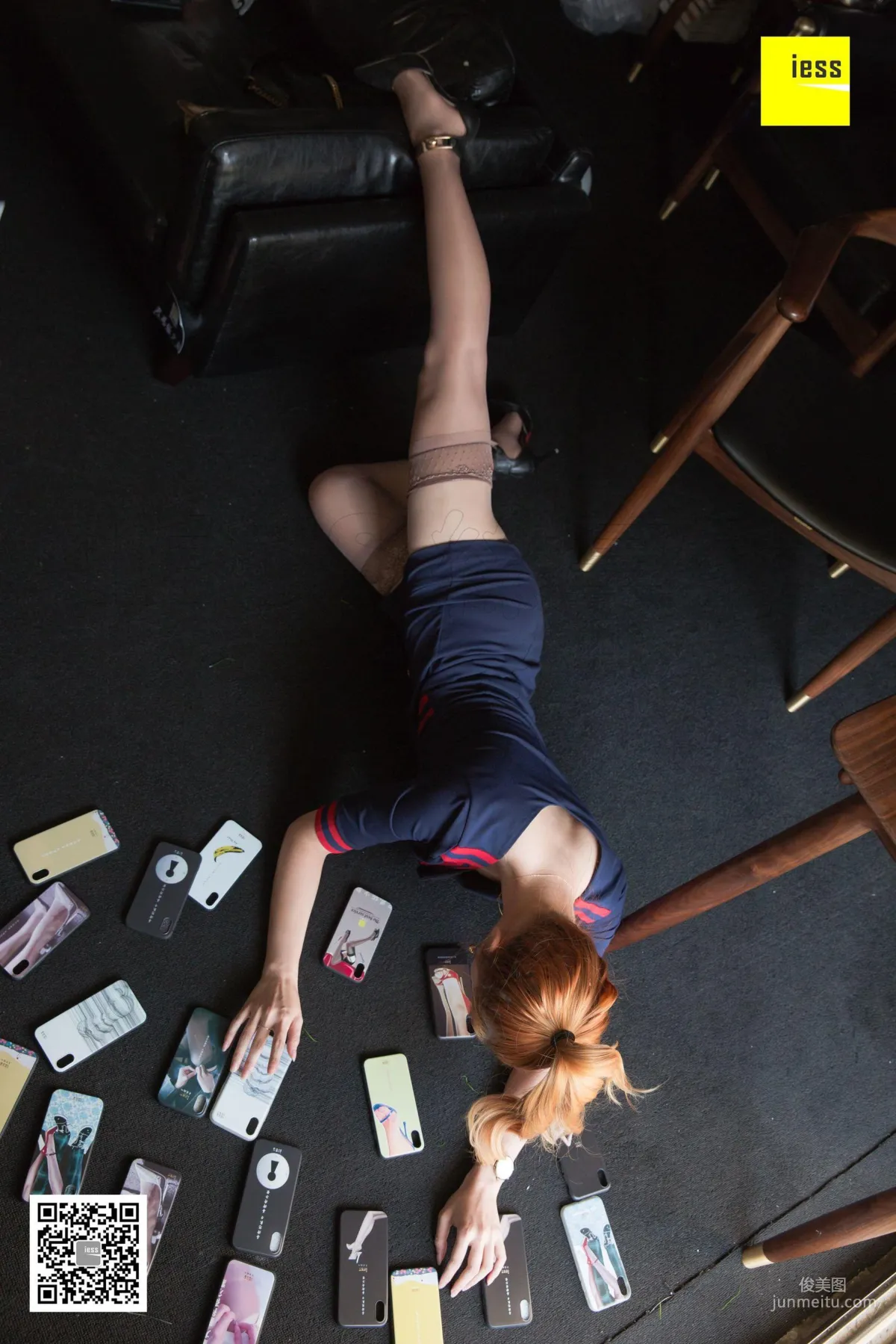 Model Qiuqiu, Qiuqiu Phone Case Show Off Wealth Fall [IESS] Photo Set photo 21
