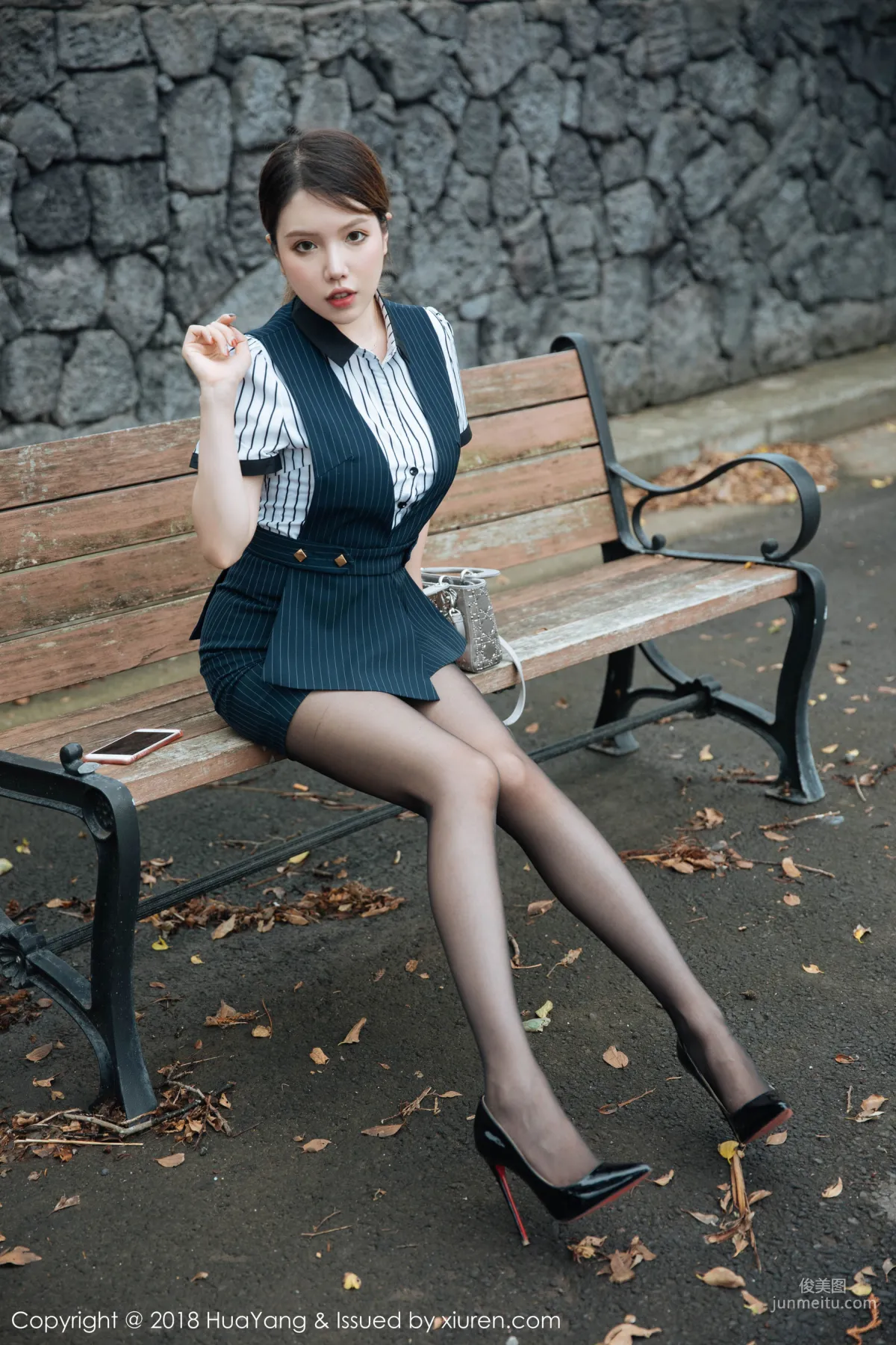 Huang Leran Black Stockings Temptation Splendid Presentation [HuaYang] Vol.087 Photo Set photo 42