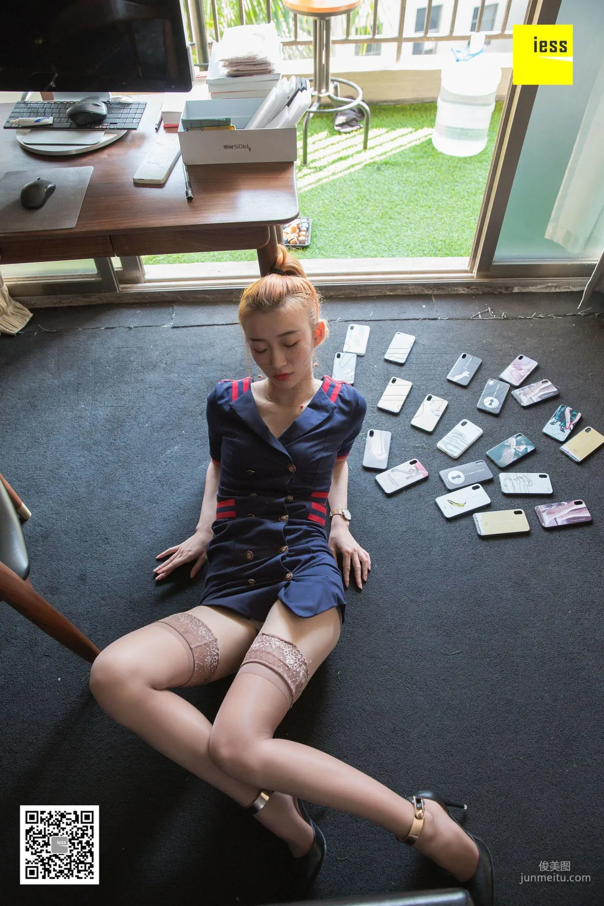 Model Qiuqiu, Qiuqiu Phone Case Show Off Wealth Fall [IESS] Photo Set photo 63