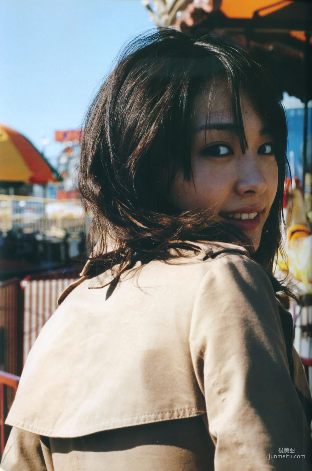 Yui Aragaki Monthly Special Photo Compilation photo 26