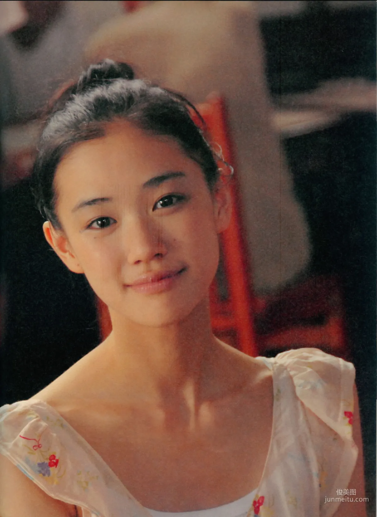 蒼井優 『回転テーブルはむつかしい。』 寫真集 6